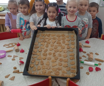 Piekli sme medovníky.