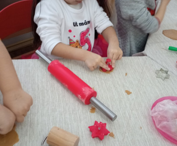 Piekli sme medovníky.