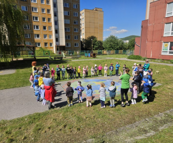 Deń Zeme