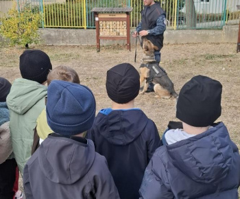Mestská polícia a psovod