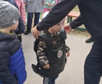 Mestská polícia a psovod