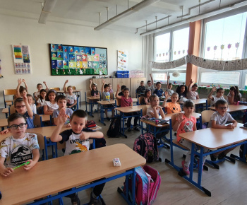 Návšteva ZŠ a knižnice